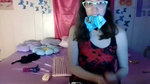 lunaquinn45 online show from 10.27.25