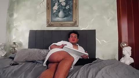 Snapshot of lunar_shade chatting on 02.04.26 jesus online show from 02.04.26