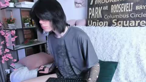Snapshot of lunaroffset chatting on 06.19.26 Matthew online show from 06.19.26