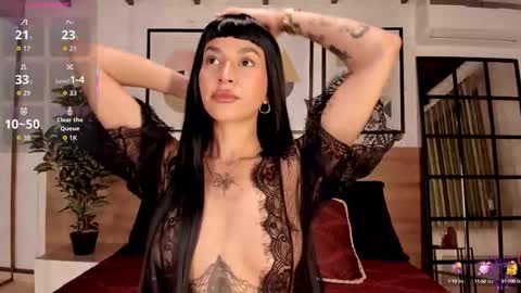 Snapshot of lunaruso chatting on 10.16.25 Luna Ruso online show from 10.16.25