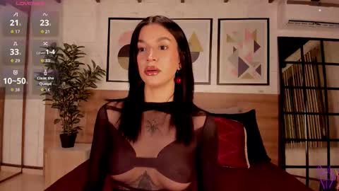 Snapshot of lunaruso chatting on 10.31.25 Luna Ruso online show from 10.31.25