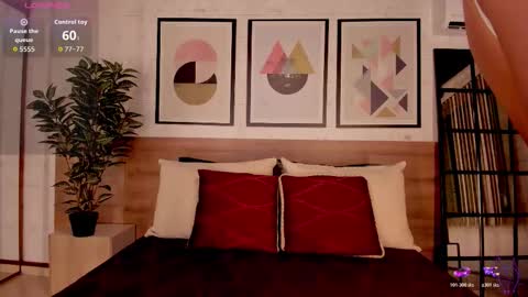 Snapshot of lunaruso chatting on 11.29.25 Luna Ruso online show from 11.29.25