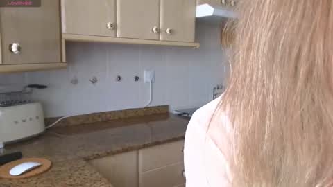 Snapshot of lunary_mix chatting on 09.28.25  Luna online show from 09.28.25