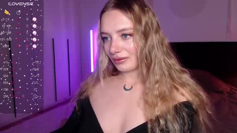 LunaticaBae online show from 02.22.25