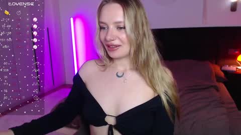 LunaticaBae online show from 03.01.25