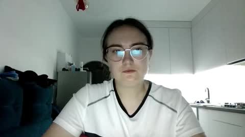 lunavelvet3 online show from 10.30.25