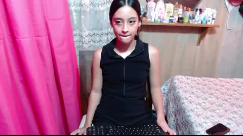 Snapshot of lunawillis chatting on 02.27.26 Luna online show from 02.27.26