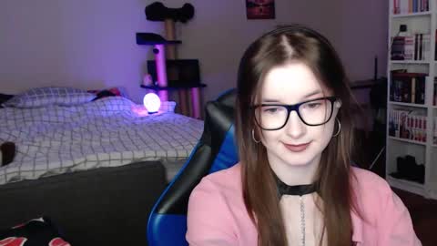 LunaXcherry online show from 03.30.26