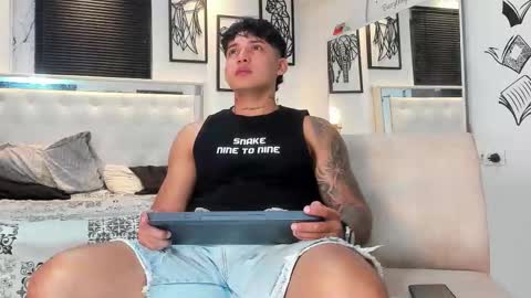 Snapshot of lunay_xtreemboy chatting on 09.10.25 Lunay online show from 09.10.25