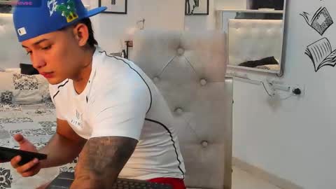Snapshot of lunay_xtreemboy chatting on 09.16.25 Lunay online show from 09.16.25