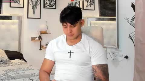 Snapshot of lunay_xtreemboy chatting on 09.23.25 Lunay online show from 09.23.25