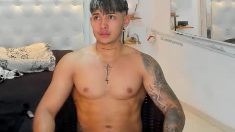 Snapshot of lunay_xtreemboy chatting on 10.11.25 Lunay online show from 10.11.25