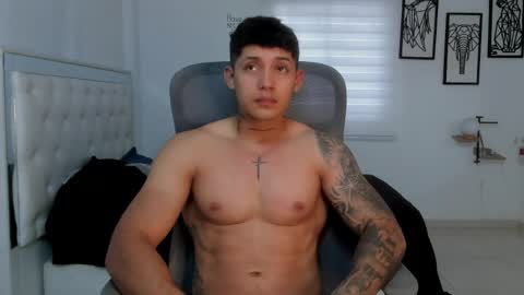 Snapshot of lunay_xtreemboy chatting on 05.30.26 Lunay online show from 05.30.26