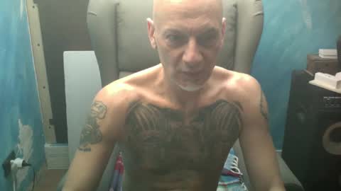 Snapshot of lungopelle20cm chatting on 01.26.25 lungopelle20cm online show from 01.26.25