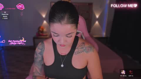 LUNA ROSE online show from 11.21.25