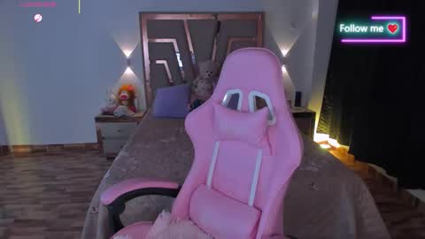 LUNA ROSE online show from 03.25.26