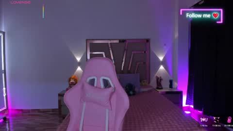 LUNA ROSE online show from 04.15.26