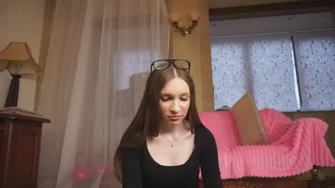 Snapshot of lunnraiz chatting on 04.25.26 Luna online show from 04.25.26