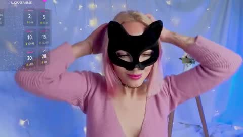 Snapshot of lunvision chatting on 04.08.26 My name Lun online show from 04.08.26