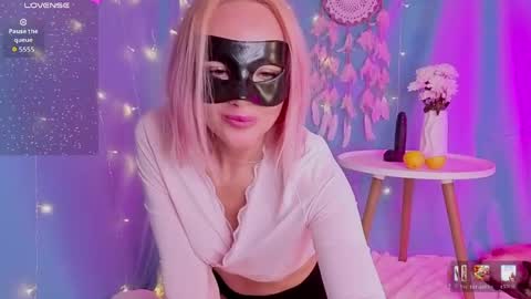 Snapshot of lunvision chatting on 04.13.26 My name Lun online show from 04.13.26