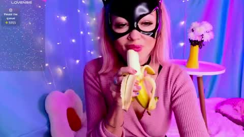 Snapshot of lunvision chatting on 04.16.26 My name Lun online show from 04.16.26