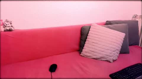 Snapshot of lurosincubus chatting on 12.14.25 lurosincubus online show from 12.14.25