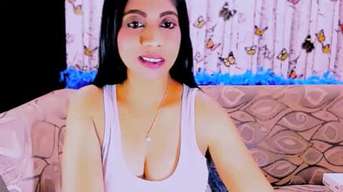 Snapshot of luscious_lips6901 chatting on 10.14.25 luscious_lips6901 online show from 10.14.25