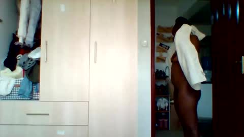 lushlola254 online show from 02.16.26