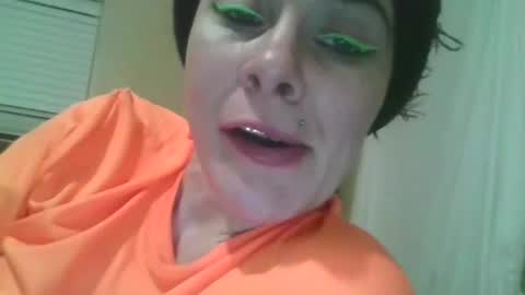 Snapshot of lushuslucy chatting on 02.26.25 Kikithebaee online show from 02.26.25