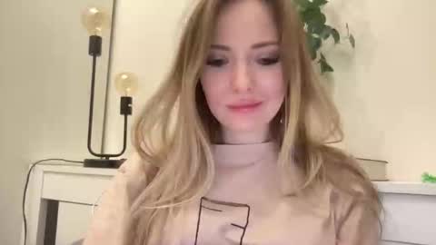 lusiluv online show from 10.17.25