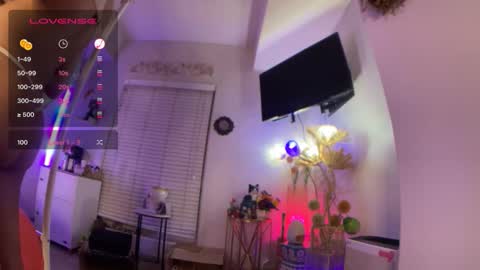 Snapshot of lustforlola chatting on 12.18.25 LOLA online show from 12.18.25