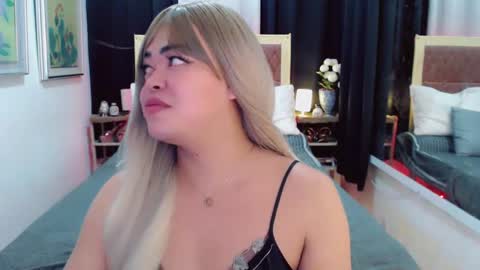 Snapshot of lustfuloffendertrina chatting on 02.04.25 Trina online show from 02.04.25