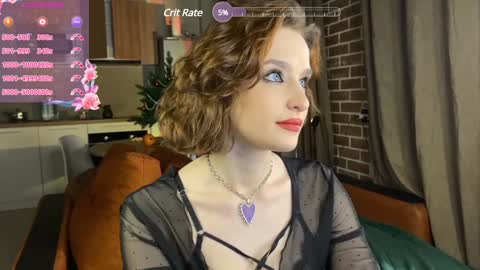 Snapshot of lusylune chatting on 01.06.25 Luy online show from 01.06.25