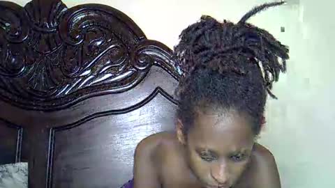 lutino_lovebirds online show from 03.10.26