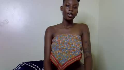 lutino_lovebirds online show from 05.16.26