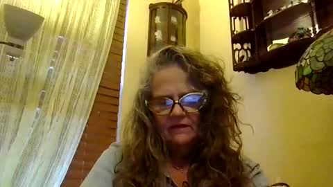 Snapshot of luvmedestinee chatting on 09.10.25 LuvMeDestinee online show from 09.10.25