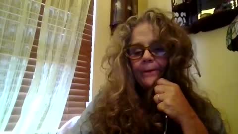 Snapshot of luvmedestinee chatting on 09.16.25 LuvMeDestinee online show from 09.16.25