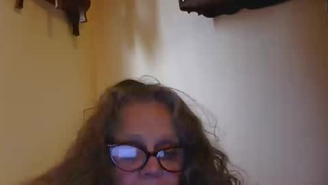 Snapshot of luvmedestinee chatting on 10.20.25 LuvMeDestinee online show from 10.20.25