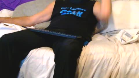 Snapshot of luvthecam2 chatting on 01.07.25 M Jordan online show from 01.07.25