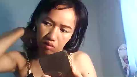 Bee Bee online show from 10.14.25