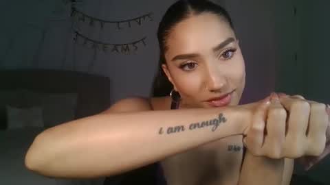 Liv 3 online show from 11.15.25