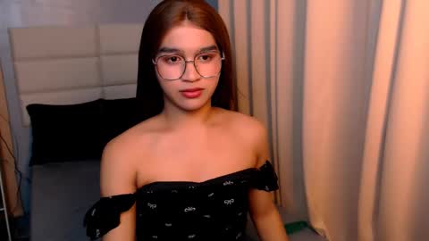 queen lux online show from 02.21.25