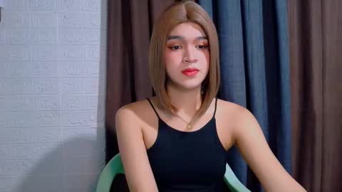 queen lux online show from 03.12.26