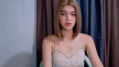 queen lux online show from 04.06.26