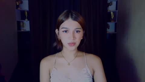 Snapshot of lux_white chatting on 05.06.26 queen lux online show from 05.06.26