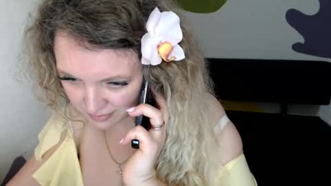 Snapshot of luxdonna chatting on 06.29.26 Donna online show from 06.29.26