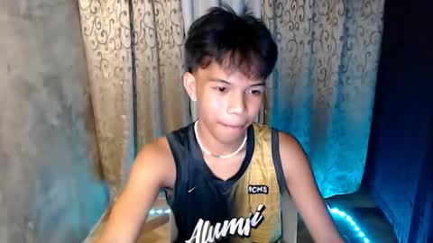 Snapshot of luxirfy_xx chatting on 11.28.25 luxirfy online show from 11.28.25