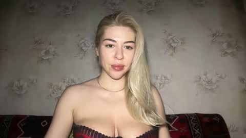 LuxSonyaStar online show from 04.22.26