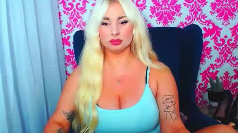 Snapshot of luxuriaaa chatting on 10.15.25 Luxuriaa online show from 10.15.25