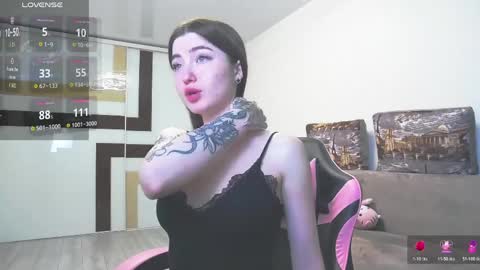 Snapshot of luxuryalma18 chatting on 05.19.26 Alma online show from 05.19.26